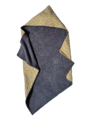 Omslagdoek 75 cm x 75 cm oker geel panter